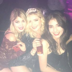 Meet your Posher, Crystal